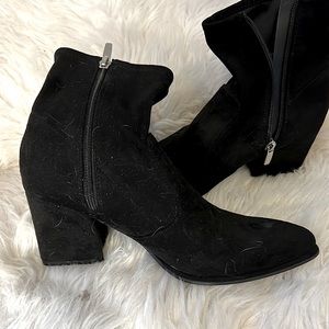 Black ankle boot never worn so suede boot